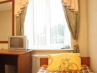 Гостиница Третьяков Кострома Бюджетный двухместный номер с 2 отдельными кроватями-1