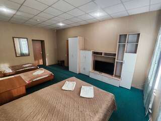 Гостиница Третьяков Кострома Четырехместный номер Делюкс-3